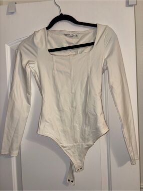 Abercrombie & Fitch Cream Long-Sleeve Square Neck Corset Bodysuit for Women